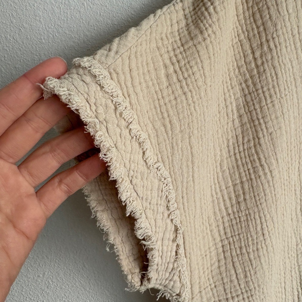 La Miel Beige Gauze Cotton Henley Short Sleeve Oversized Raw Edge Boho Top Small - Picture 4 of 5
